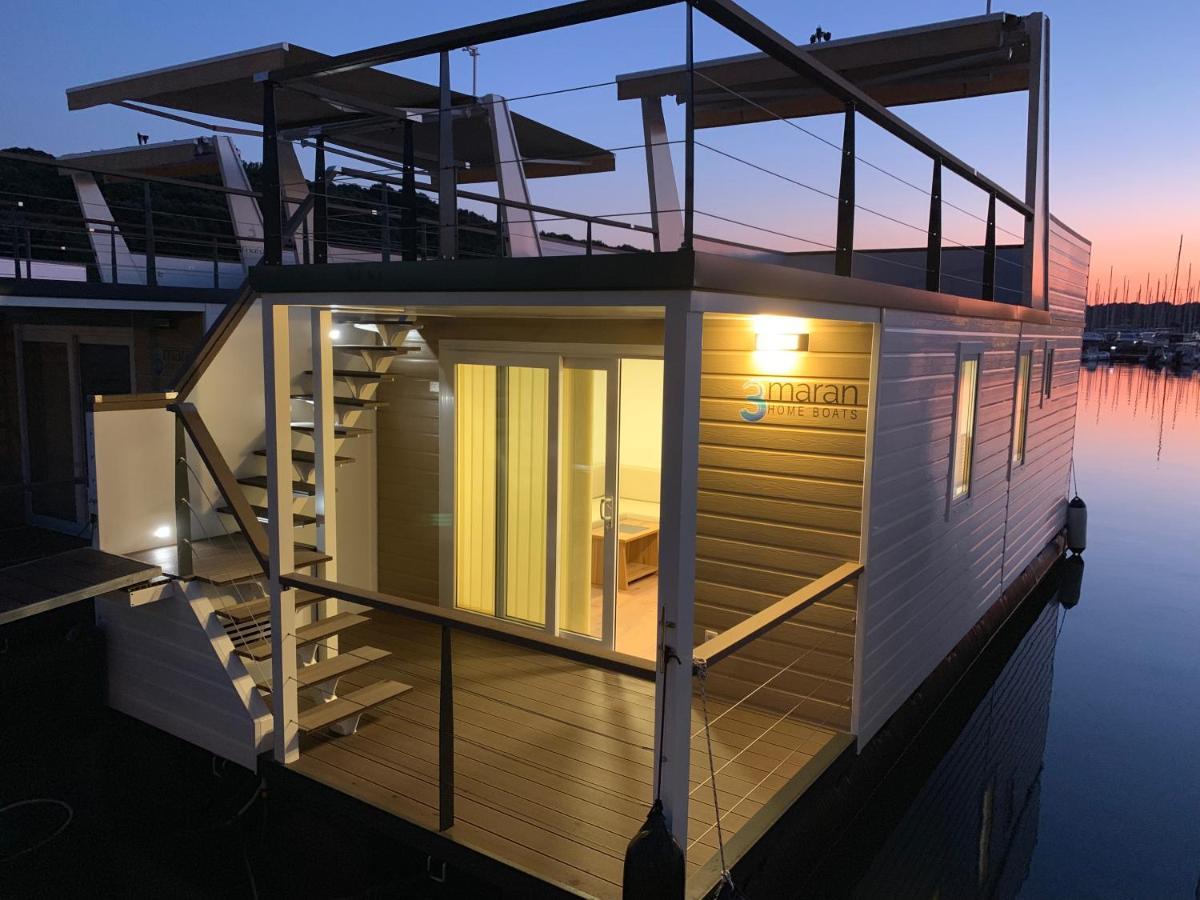 Floating House - Arena 2 Villa Pula Exteriör bild